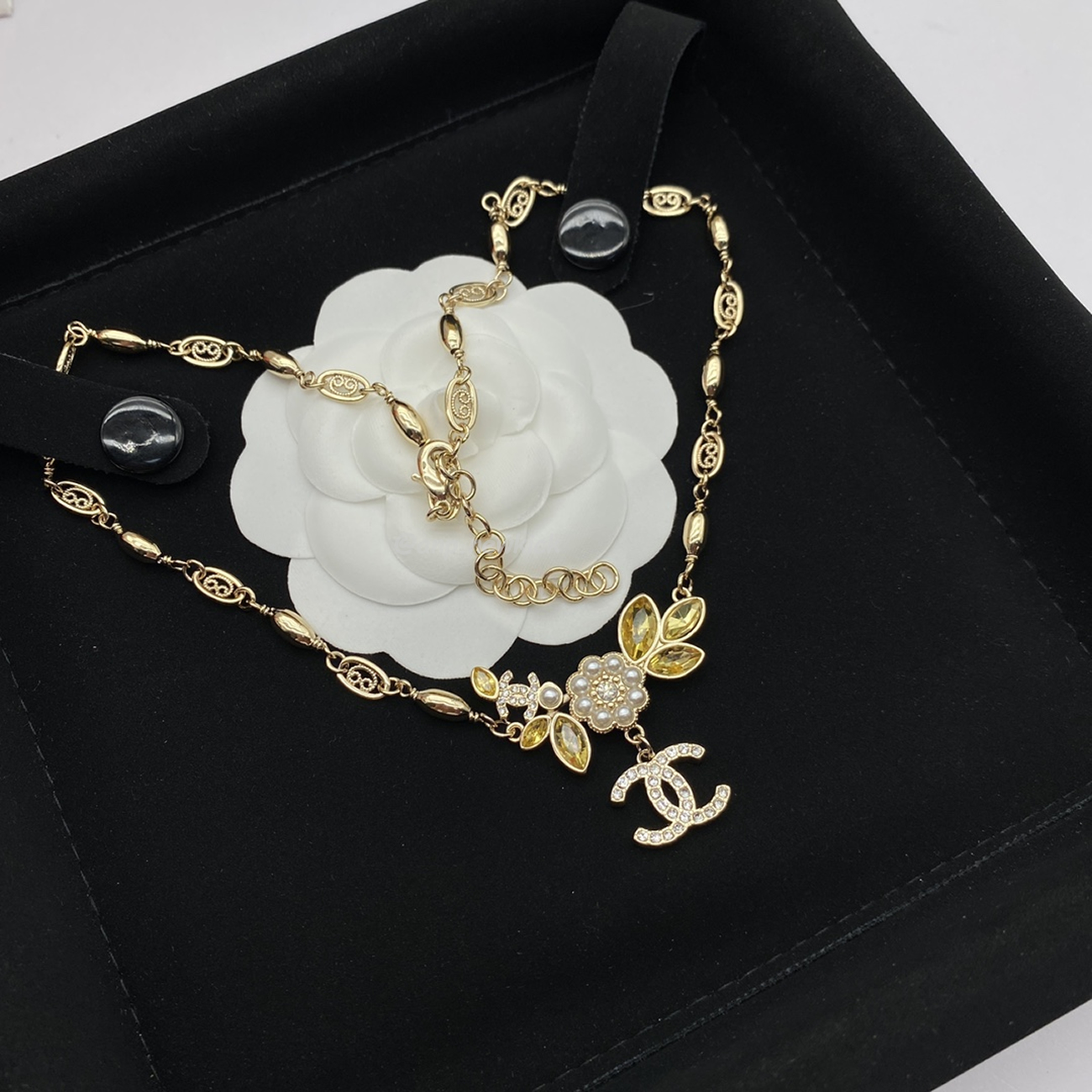 Chanel Pre Owned Cc Diamond Pendant Necklace (19) - www.newkick.org